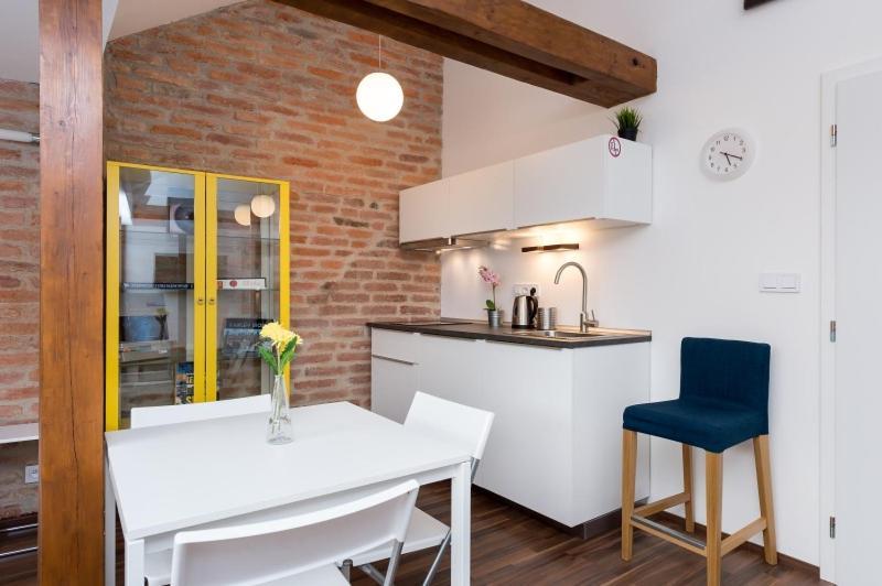 The Republic Apartments Praha Bagian luar foto