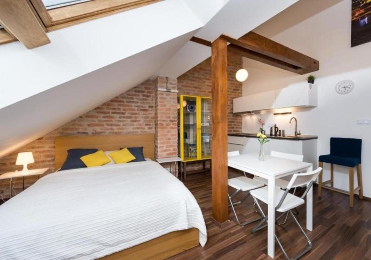 The Republic Apartments Praha Bagian luar foto