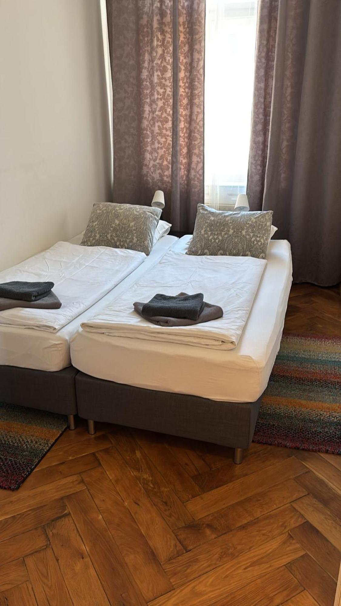 The Republic Apartments Praha Bagian luar foto